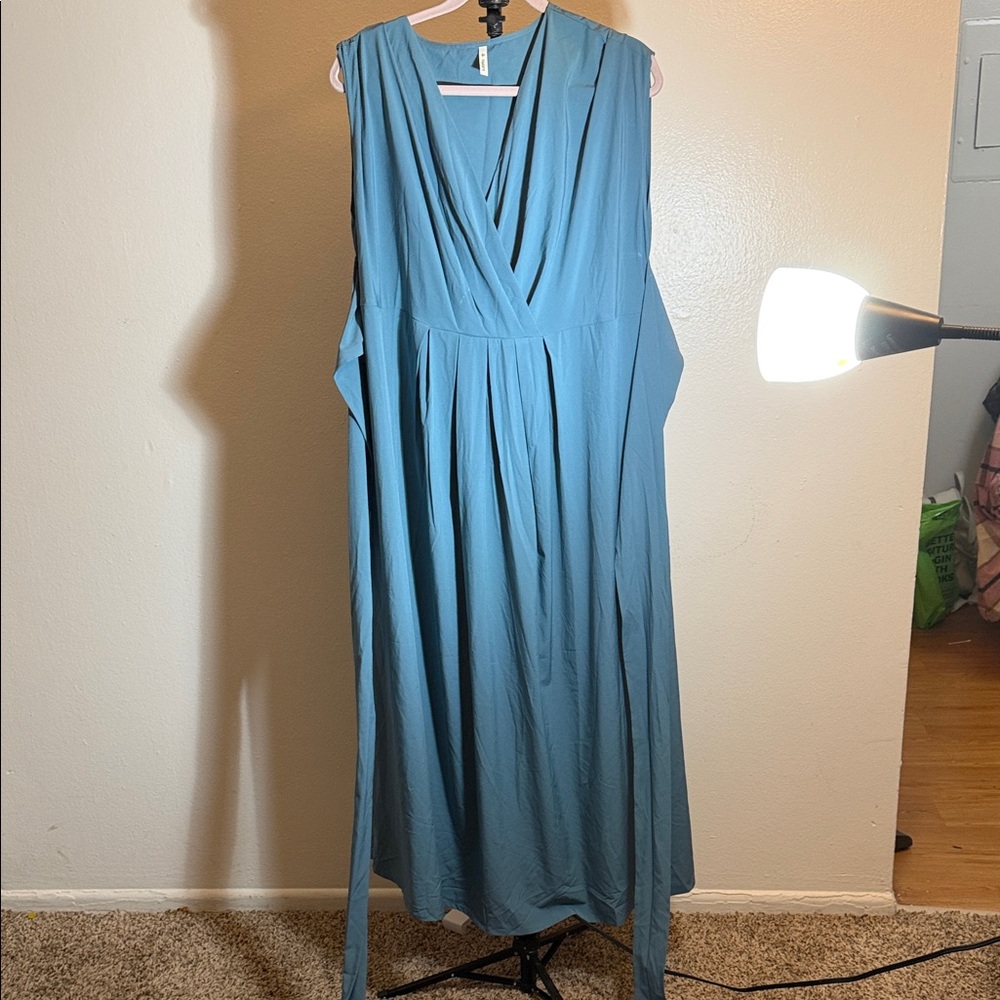 HALARA Sleeveless Maxi Dress in Blue